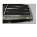 Mercedes-Benz W124 Kühlergrill mit Beschädigungen