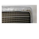 Mercedes-Benz W124 Kühlergrill mit Beschädigungen